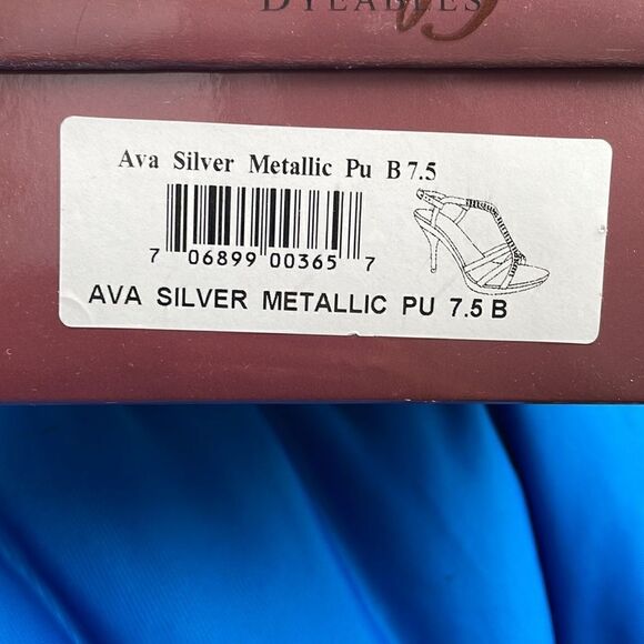 NIB! Dyeables Silver Metallic Ava Platform Sandals - Picture 4 of 4